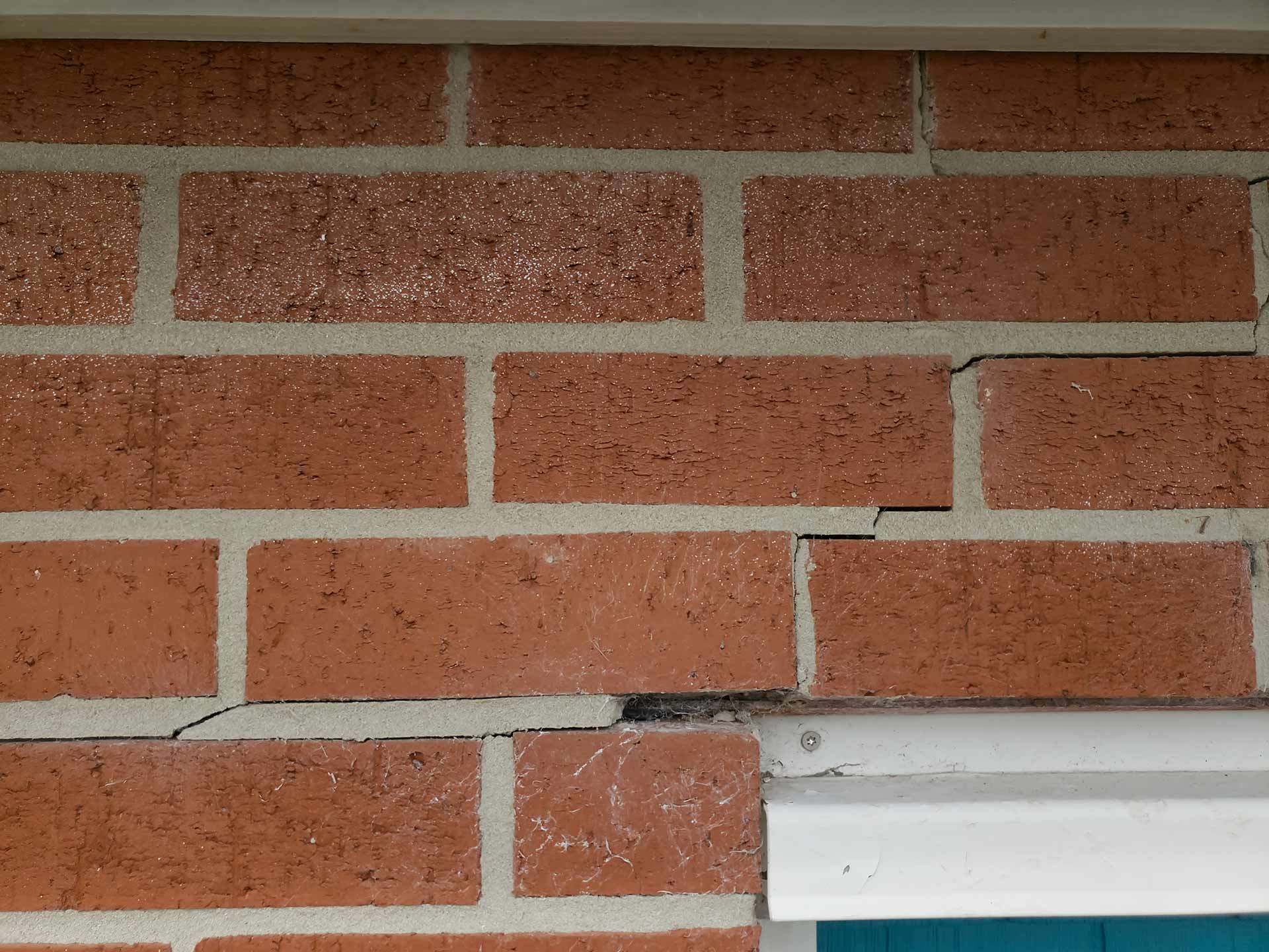 exterior foundation brick crack