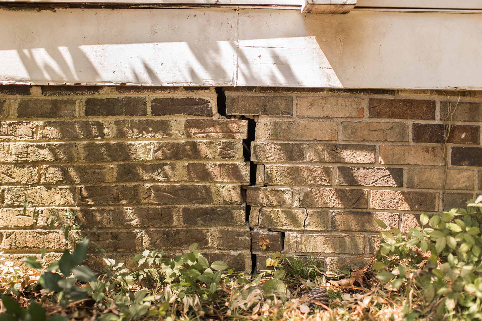 exterior crack in foundation brick