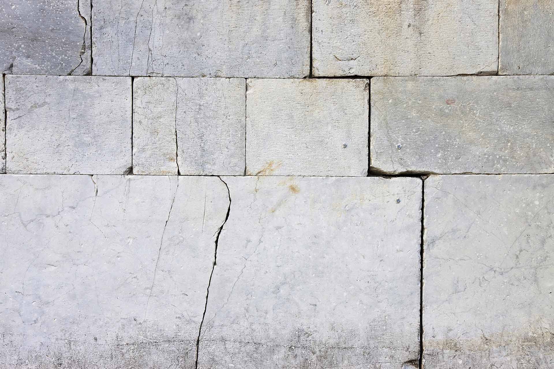 foundation wall cracks